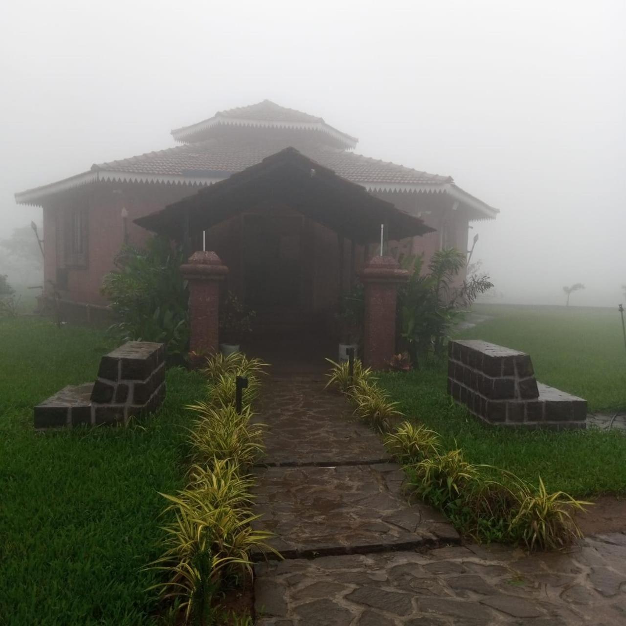 Umbartha Resort Naneghat Ghatghar ภายนอก รูปภาพ