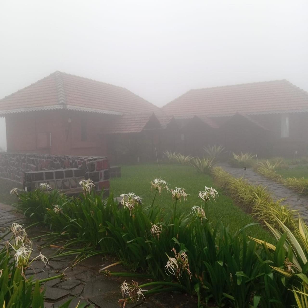 Umbartha Resort Naneghat Ghatghar ภายนอก รูปภาพ